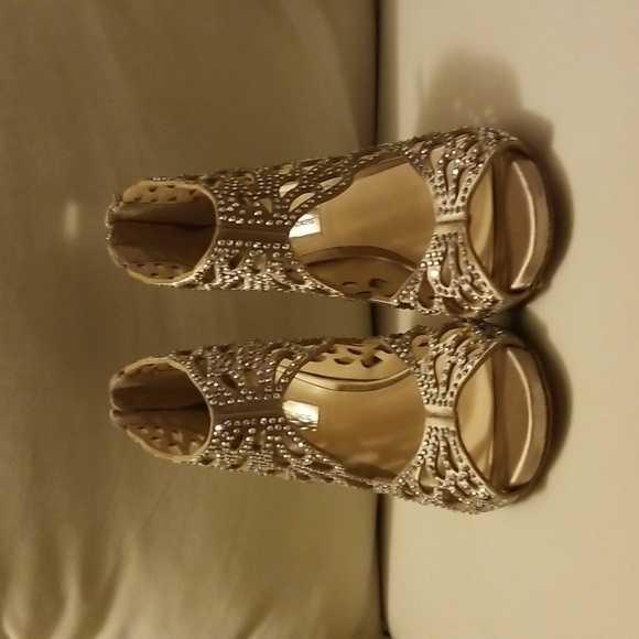 INC SHOES - Picture 3 of 5